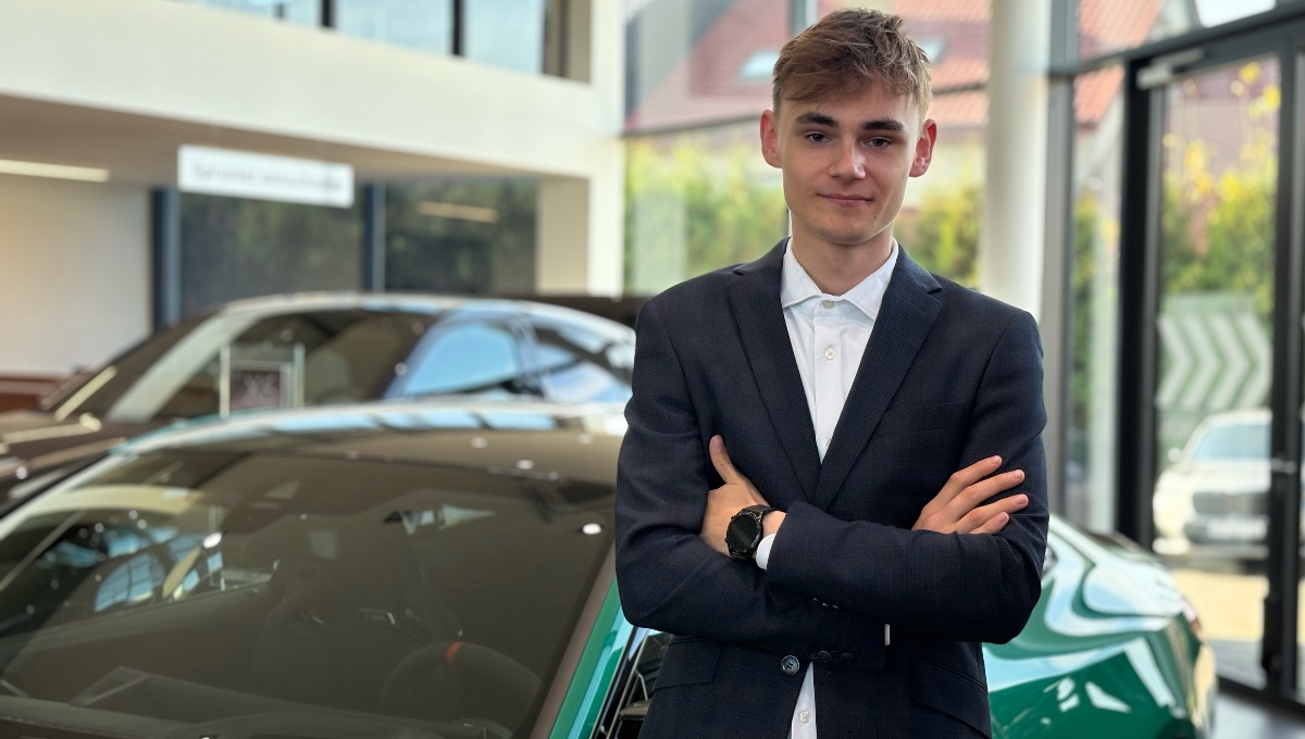 Hubert Lisowski Asystent Działu Handlowego